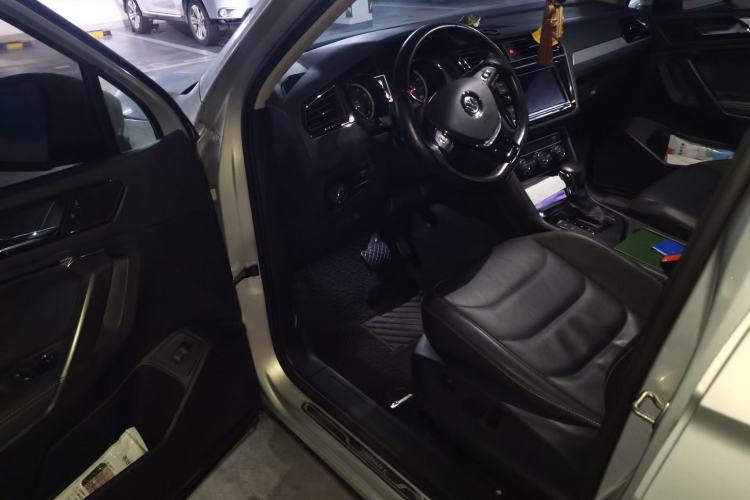 Used Volkswagen Tiguan L 2019 330TSI Automatic Two-Wheel Drive Smart Luxury Version China VI Standard Driver Seat