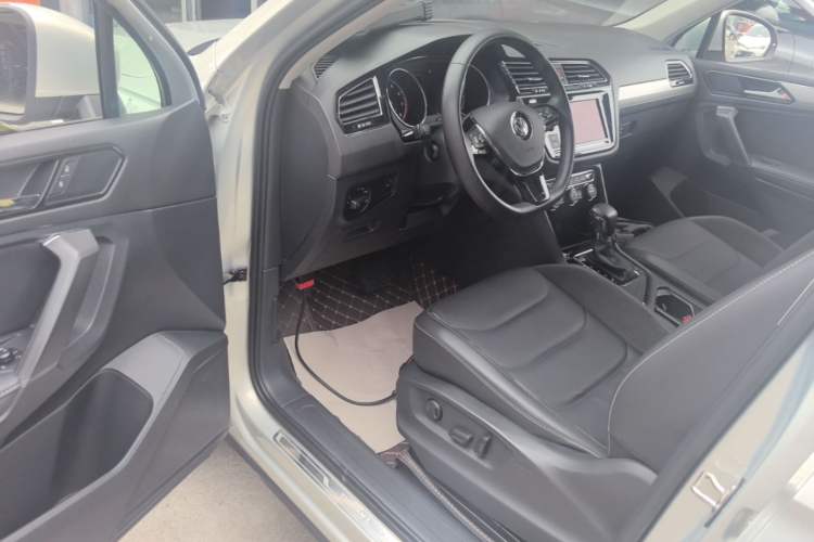 Used Volkswagen Tiguan L 2019 330TSI Automatic Two-Wheel Drive Panoramic Comfort Edition China VI Standard Driver Seat