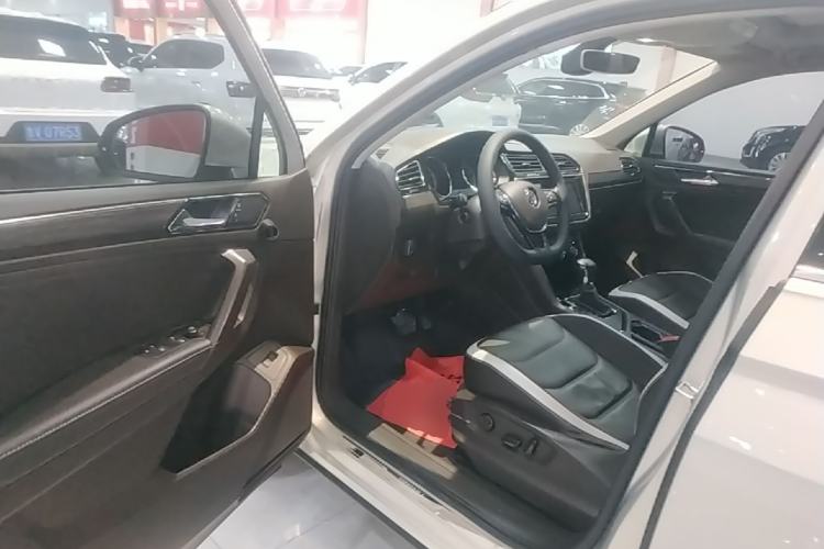 Used Volkswagen Tiguan L 2019 330TSI Automatic Two-Wheel Drive Smart Luxury Version China V Emission Standard Driver Seat