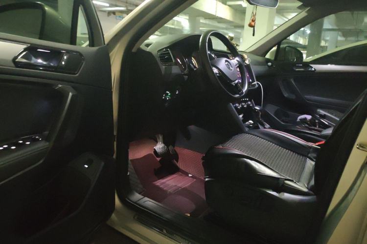Used Volkswagen Tiguan L 2019 330TSI Automatic Two-Wheel Drive Smart Luxury Version China VI Standard Driver Seat