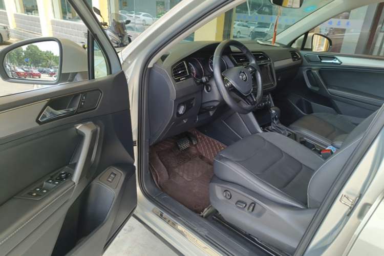 Used Volkswagen Tiguan L 2019 330TSI Automatic Two-Wheel Drive Smart Luxury Version China VI Standard Driver Seat