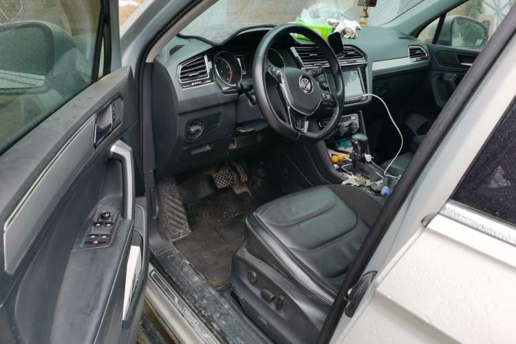 Used Volkswagen Tiguan L 2019 380TSI Automatic All-Wheel Drive Luxury Edition China VI Standard Driver Seat