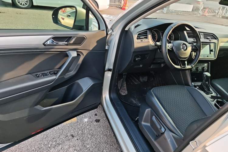 Used Volkswagen Tiguan L 2019 330TSI Automatic Two-Wheel Drive Luxury Edition China VI Standard Driver Seat