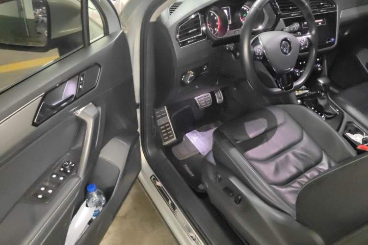 Used Volkswagen Tiguan L 2019 330TSI Automatic Two-Wheel Drive Panoramic Comfort Edition China V Standard Driver Seat