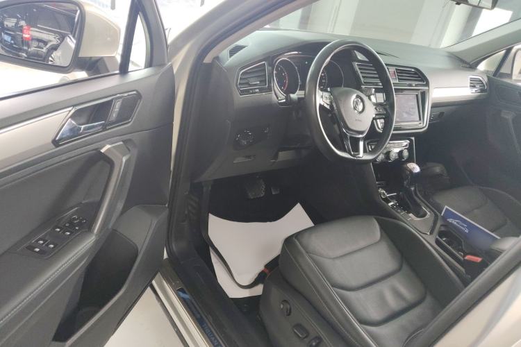 Used Volkswagen Tiguan L 2019 330TSI Automatic Two-Wheel Drive Panoramic Comfort Edition China VI Standard Driver Seat