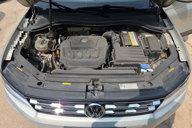 Used Volkswagen Tiguan L 2019 Revised 330TSI Automatic Two-Wheel Drive Smart & Luxury Edition China VI Standard Engine Bay