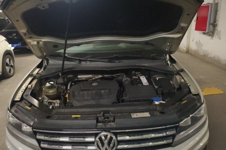 Used Volkswagen Tiguan L 2019 330TSI Automatic Two-Wheel Drive Smart Luxury Version China VI Standard Engine Bay
