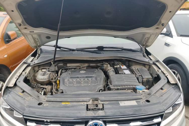 Used Volkswagen Tiguan L 2019 330TSI Automatic Two-Wheel Drive Panoramic Comfort Edition China V Standard Engine Bay