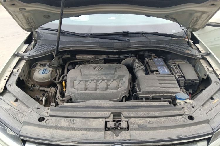 Used Volkswagen Tiguan L 2019 330TSI Automatic Two-Wheel Drive Smart Luxury Version China VI Standard Engine Bay