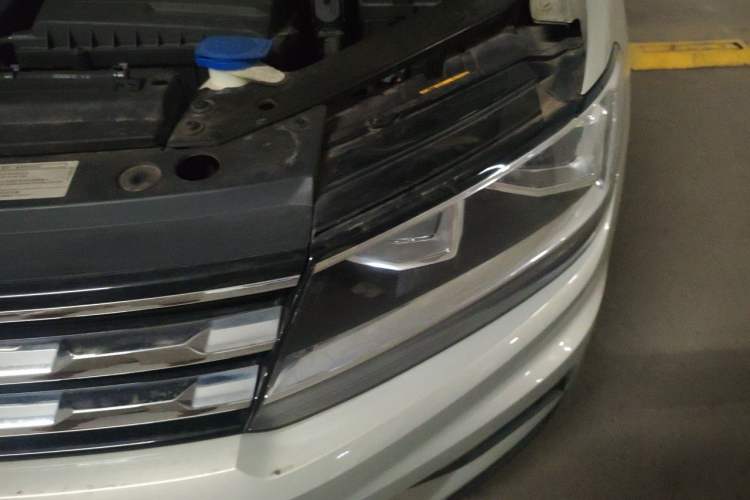 Used Volkswagen Tiguan L 2019 330TSI Automatic Two-Wheel Drive Smart Luxury Version China VI Standard Engine Bay Left