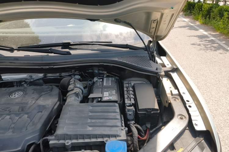 Used Volkswagen Tiguan L 2019 330TSI Automatic Two-Wheel Drive Luxury Edition China VI Standard Engine Bay Left