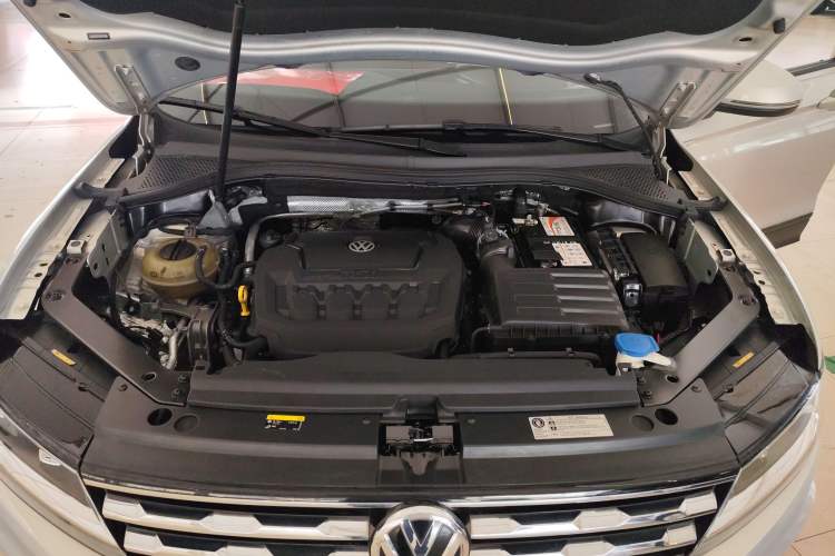 Used Volkswagen Tiguan L 2019 330TSI Automatic Two-Wheel Drive Luxury Edition China V Standard Engine Bay