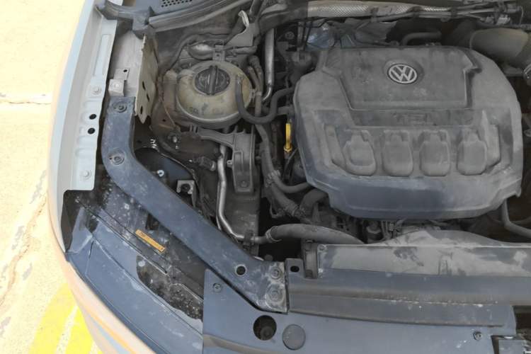 Used Volkswagen Tiguan L 2019 330TSI Automatic Two-Wheel Drive Smart Luxury Version China VI Standard Engine Bay Right