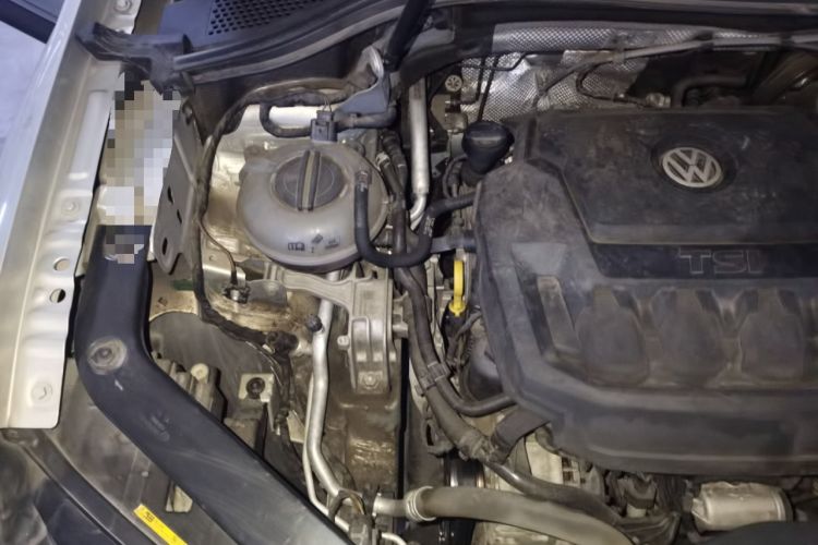 Used Volkswagen Tiguan L 2019 330TSI Automatic Two-Wheel Drive Smart Luxury Version China VI Standard Engine Bay Right
