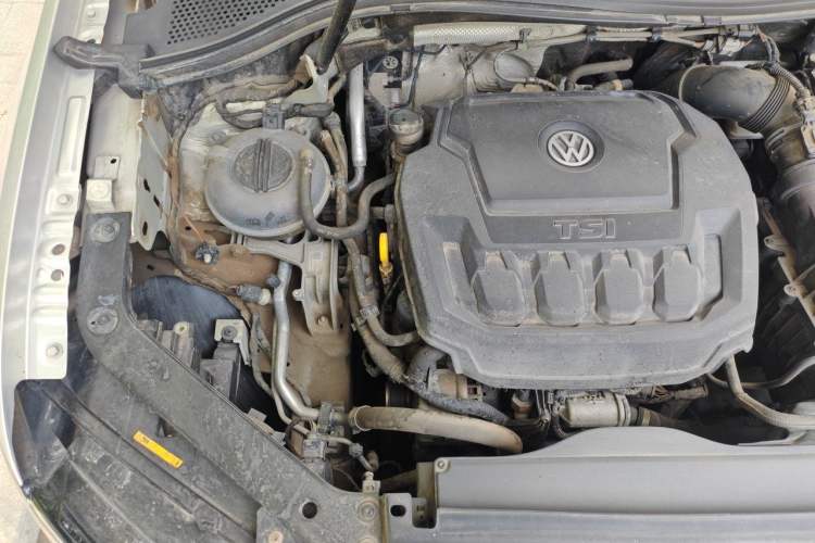 Used Volkswagen Tiguan L 2019 330TSI Automatic Two-Wheel Drive Smart Luxury Version China VI Standard Engine Bay Right