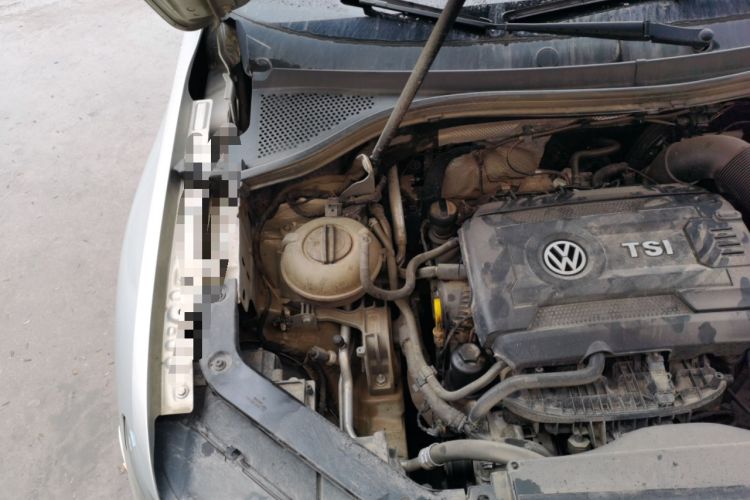 Used Volkswagen Tiguan L 2019 380TSI Automatic All-Wheel Drive Luxury Edition China VI Standard Engine Bay Right