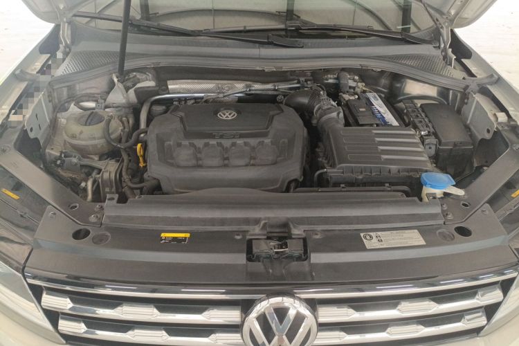 Used Volkswagen Tiguan L 2019 330TSI Automatic Two-Wheel Drive Panoramic Comfort Edition China VI Standard Engine Bay