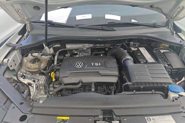 Used Volkswagen Tiguan L 2019 380TSI Automatic All-Wheel Drive Luxury Edition with 7 Seats China VI Standard Engine Bay