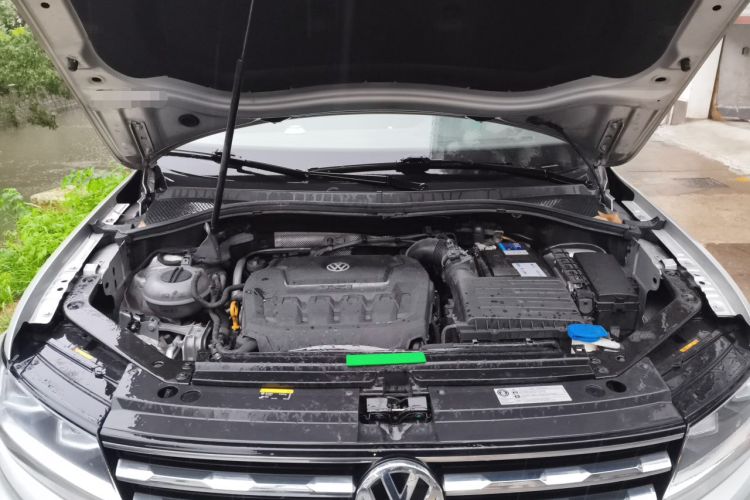 Used Volkswagen Tiguan L 2019 Revised Version 330TSI Automatic Two-Wheel Drive Intelligent Luxury Edition China V Standard Engine Bay