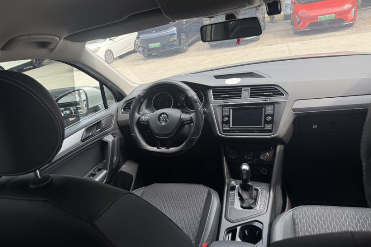 Used Volkswagen Tiguan L 2019 330TSI Automatic Two-Wheel Drive Luxury Edition China VI Standard Exterior 11