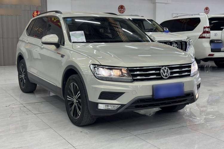 Used Volkswagen Tiguan L 2019 330TSI Automatic Two-Wheel Drive Luxury Edition China VI Standard Exterior 2