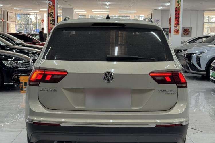Used Volkswagen Tiguan L 2019 330TSI Automatic Two-Wheel Drive Luxury Edition China VI Standard Exterior 3