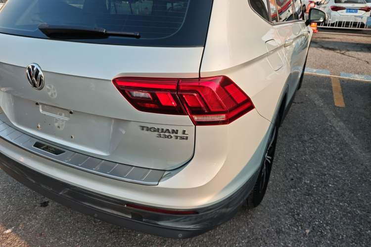 Used Volkswagen Tiguan L 2019 330TSI Automatic Two-Wheel Drive Luxury Edition China VI Standard Exterior 3