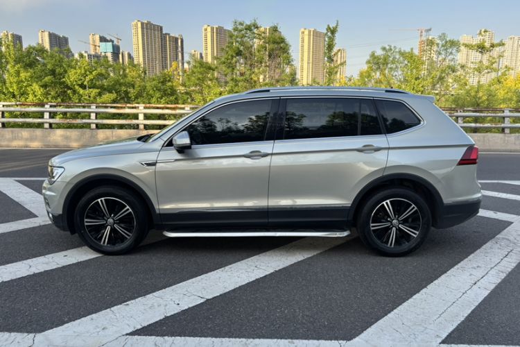 Used Volkswagen Tiguan L 2019 Revised Version 280TSI Automatic Two-Wheel Drive Panoramic Comfort Edition China VI Standard Exterior 4