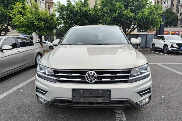 Used Volkswagen Tiguan L 2019 Updated Version 330TSI Automatic Two-Wheel Drive Panoramic Comfort Edition China VI Standard Front