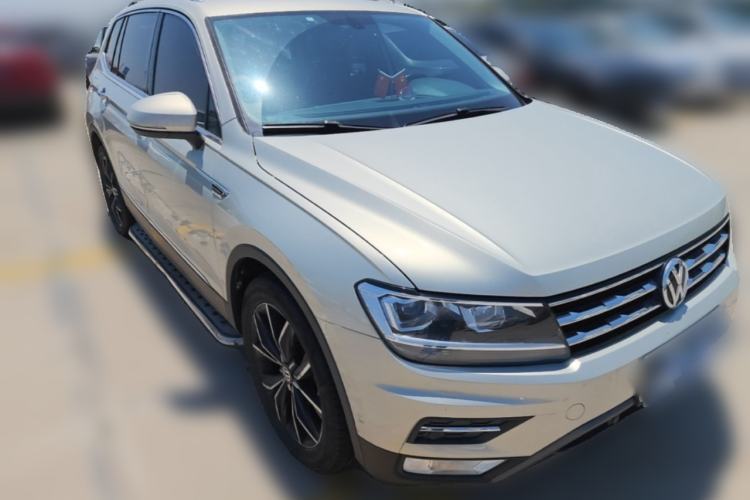 Used Volkswagen Tiguan L 2019 330TSI Automatic Two-Wheel Drive Smart Luxury Version China VI Standard Front Right 45 Deg