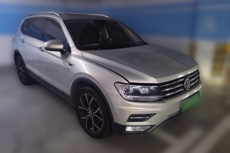 Used Volkswagen Tiguan L 2019 330TSI Automatic Two-Wheel Drive Smart Luxury Version China VI Standard Front Right 45 Deg