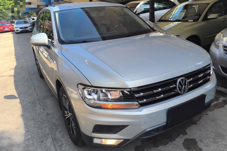 Used Volkswagen Tiguan L 2019 330TSI Automatic Two-Wheel Drive Luxury Edition China VI Standard Front Right 45 Deg