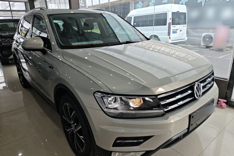 Used Volkswagen Tiguan L 2019 330TSI Automatic Two-Wheel Drive Smart Luxury Version China V Emission Standard Front Right 45 Deg