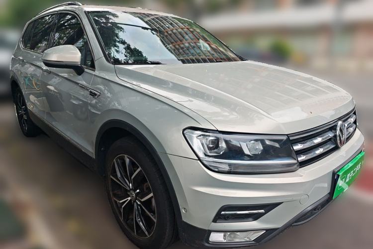 Used Volkswagen Tiguan L 2019 330TSI Automatic Two-Wheel Drive Smart Luxury Version China VI Standard Front Right 45 Deg