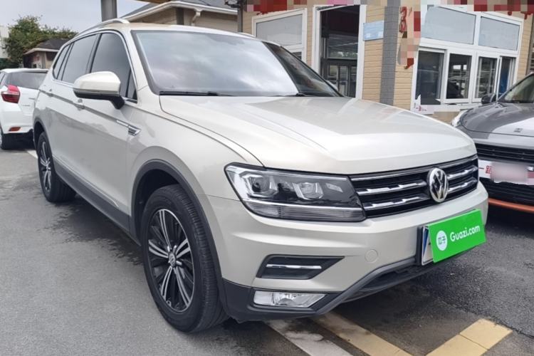 Used Volkswagen Tiguan L 2019 Revised Version 280TSI Automatic Two-Wheel Drive Panoramic Comfort Edition China VI Standard Front Right 45 Deg