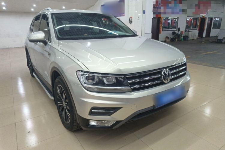 Used Volkswagen Tiguan L 2019 330TSI Automatic Two-Wheel Drive Panoramic Comfort Edition China VI Standard Front Right 45 Deg
