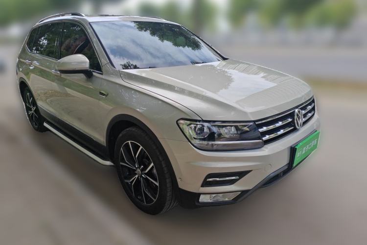 Used Volkswagen Tiguan L 2019 330TSI Automatic Two-Wheel Drive Smart Luxury Version China VI Standard Front Right 45 Deg