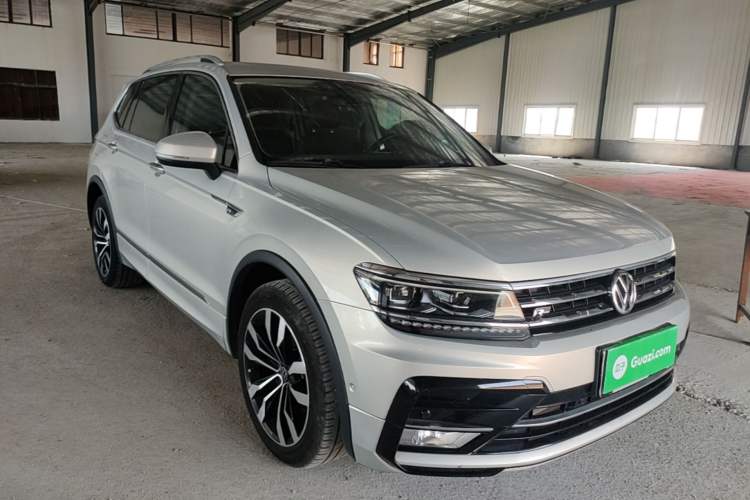 Used Volkswagen Tiguan L 2019 330TSI Automatic Two-Wheel Drive R-Line Flagship Model China VI Standard Front Right 45 Deg