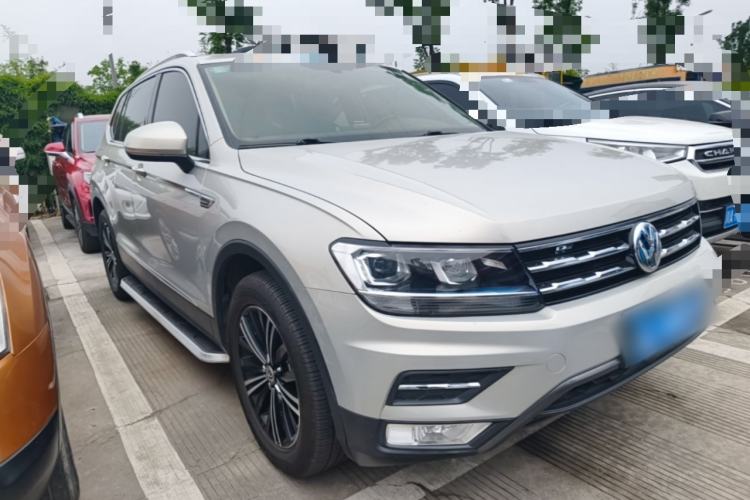 Used Volkswagen Tiguan L 2019 330TSI Automatic Two-Wheel Drive Panoramic Comfort Edition China V Standard Front Right 45 Deg