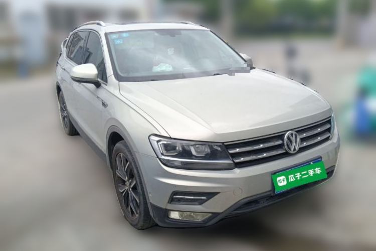 Used Volkswagen Tiguan L 2019 330TSI Automatic Two-Wheel Drive Smart Luxury Version China VI Standard Front Right 45 Deg