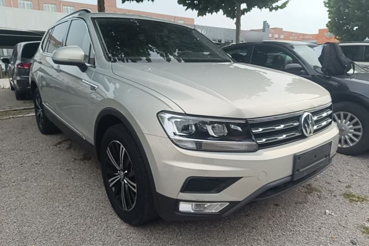 Used Volkswagen Tiguan L 2019 330TSI Automatic Two-Wheel Drive Luxury Edition China VI Standard Front Right 45 Deg