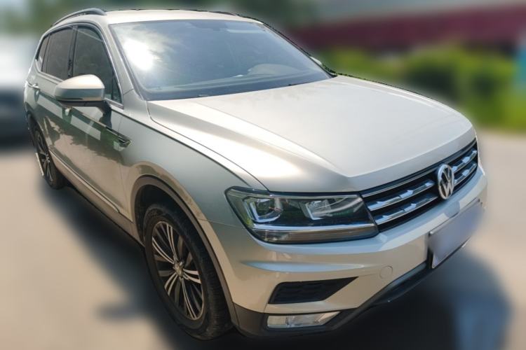 Used Volkswagen Tiguan L 2019 330TSI Automatic Two-Wheel Drive Luxury Edition China VI Standard Front Right 45 Deg