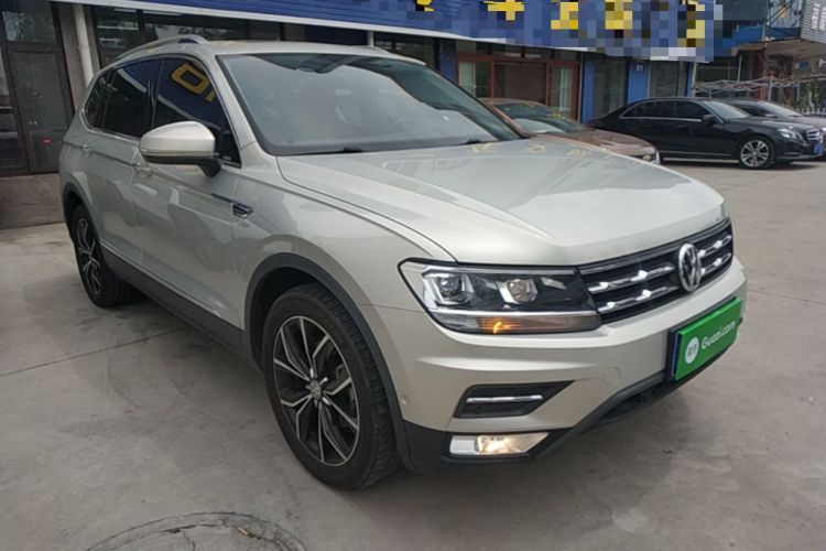 Used Volkswagen Tiguan L 2019 Revised 330TSI Automatic Two-Wheel Drive Smart & Luxury Edition China VI Standard Front Right 45 Deg