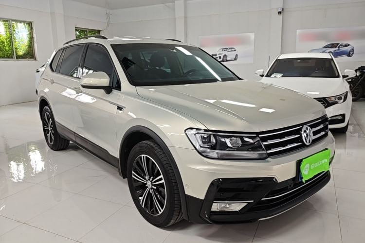Used Volkswagen Tiguan L 2019 330TSI Automatic Two-Wheel Drive Luxury Edition China VI Standard Front Right 45 Deg