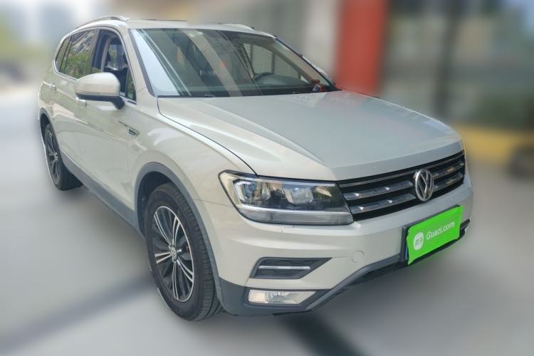 Used Volkswagen Tiguan L 2019 330TSI Automatic Two-Wheel Drive Panoramic Comfort Edition China VI Standard Front Right 45 Deg