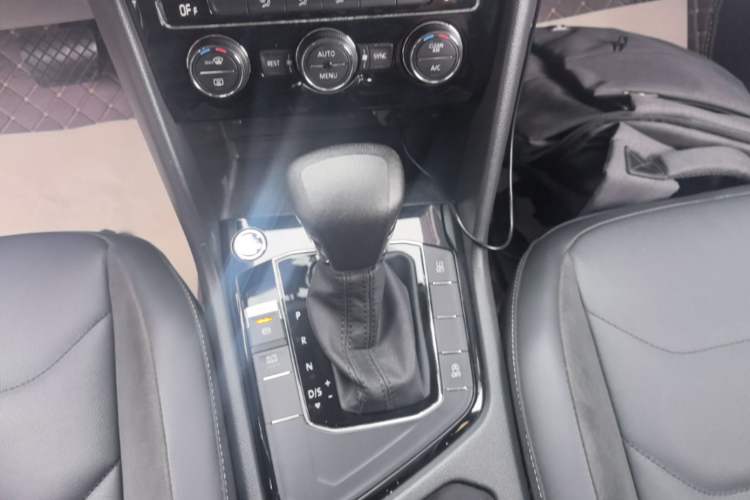 Used Volkswagen Tiguan L 2019 330TSI Automatic Two-Wheel Drive Panoramic Comfort Edition China VI Standard Gear Lever
