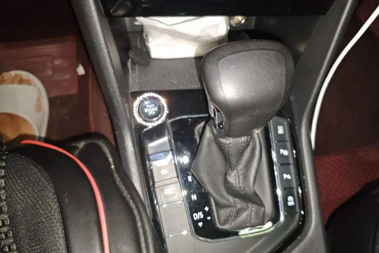 Used Volkswagen Tiguan L 2019 330TSI Automatic Two-Wheel Drive Smart Luxury Version China VI Standard Gear Lever