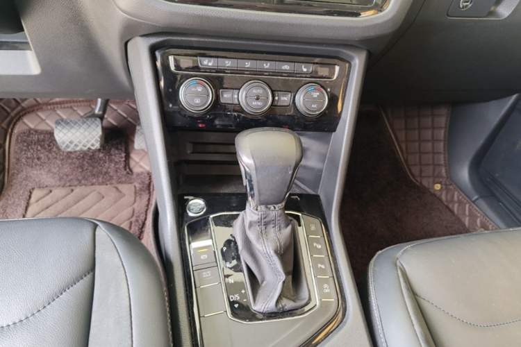 Used Volkswagen Tiguan L 2019 330TSI Automatic Two-Wheel Drive Smart Luxury Version China VI Standard Gear Lever