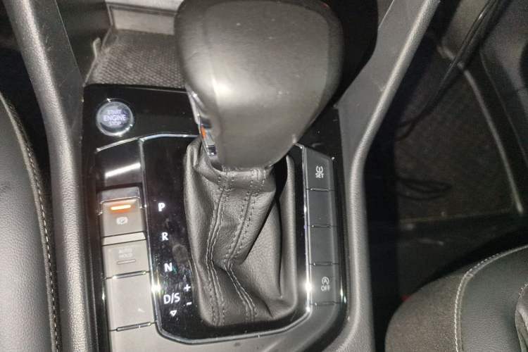 Used Volkswagen Tiguan L 2019 330TSI Automatic Two-Wheel Drive Panoramic Comfort Edition China VI Standard Gear Lever