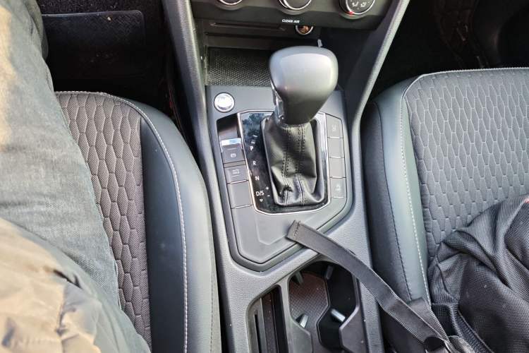 Used Volkswagen Tiguan L 2019 330TSI Automatic Two-Wheel Drive Luxury Edition China VI Standard Gear Lever